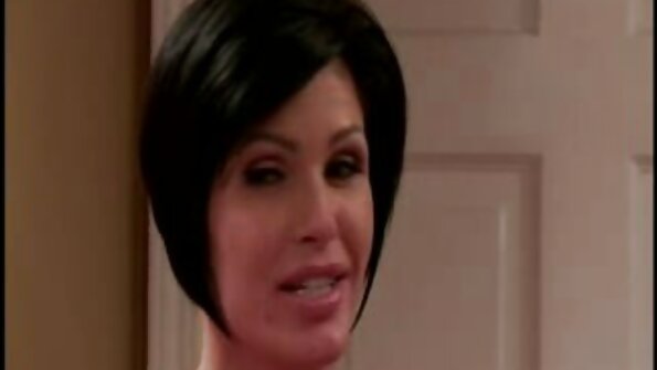 Seksual bir eşşək ilə böyük bir göt bimbo onun yaş pişikinə nüfuz edir