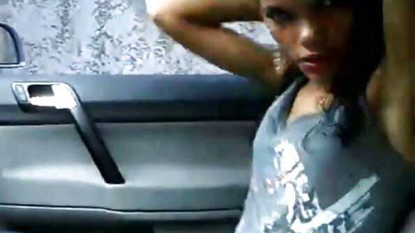 Olduqca götlü bir latina öz yaş amcığında sikilir