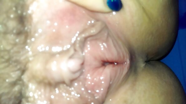 Alexa Tomas təsir edici uzun siki ilə anal seks edir