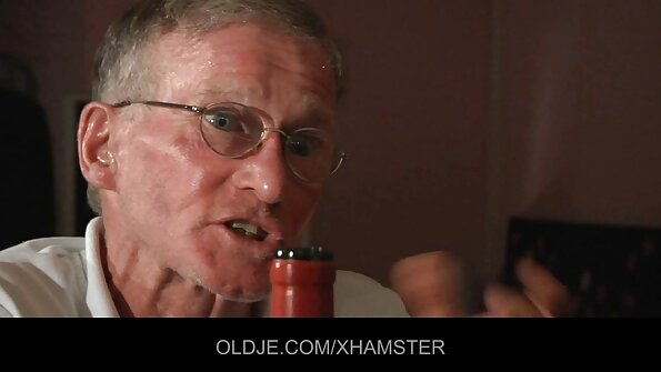 Asiyalı cütlük yerdə sərt cinsi əlaqəyə girir