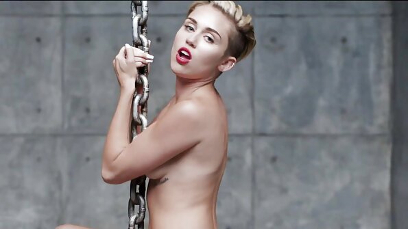 Cəsarətli qaraşın onun sıx götünü döydü