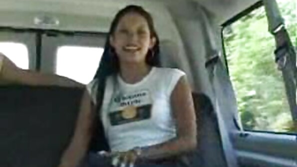 Esmer bal və onun sarışın sevgilisi üçlüyə çevrilir