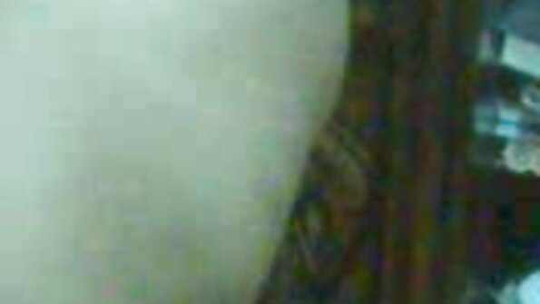 BBC saxta döşləri olan ağ fahişənin şirəli amcığını vurur
