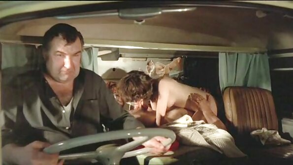 Sarışın səhərdən bəri anal penetrasiya haqqında xəyal edir