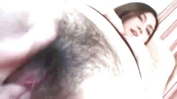 Döşləri gözəl dəsti olan iri göt qaraşın qadın sikilir