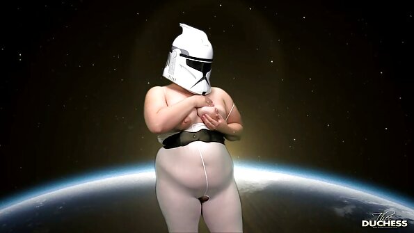 Sarışın öz qaraşın dostundan amcığına kəmər alır