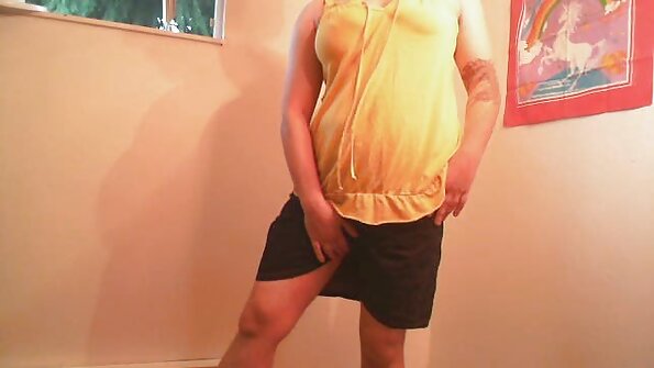 Toru corabında olan cücə də əmir və sikdirir