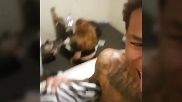 Böyük götlü isti ana yağlandıqdan sonra anal edir