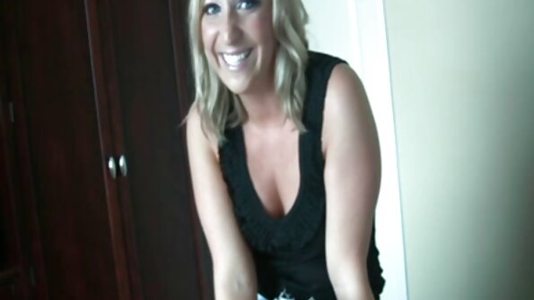 Həvəskar cütlük dostları çəkiliş apararkən sikişir