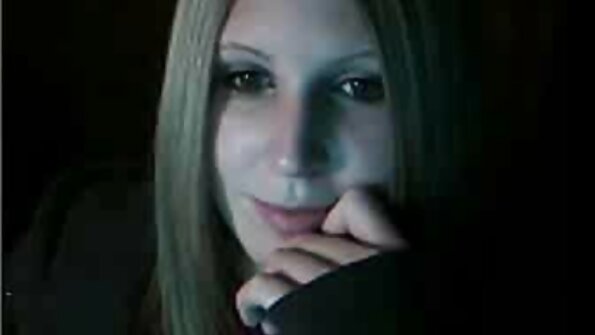 Esmer və sarışın porno ulduzlar əla lezbiyan cinsi əlaqəyə malikdirlər