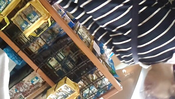 Esmer qız yataq otağında sərt sikişmə seansından həzz alır