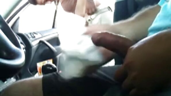 Seksual amcığı olan gözəl qadın həqiqətən kobud masaj edir