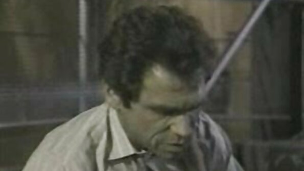 Sahəyə xoruzu sevən qeyri-adi porno ulduzu nüfuz edir