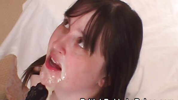 A şəhvət dolu həvəskar ot bir sik tərəfindən rammed olunur