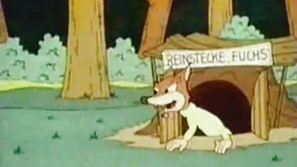 Seksual amcıqlı qız bu gün divanda bərk sikilir