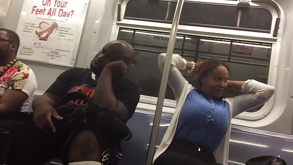 Qara cutie Ashley Luvbug ağ sik tərəfindən götünü sikdi